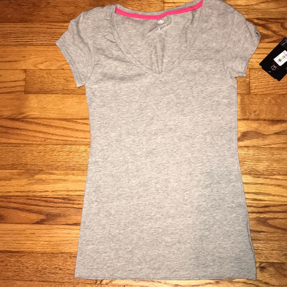 Grey short sleeve shirt